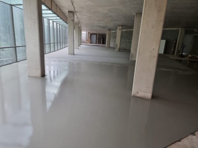 Corrección de Soporte con Autonivelante Acrílico y Acabado en Multicapa de Cuarzo Color1