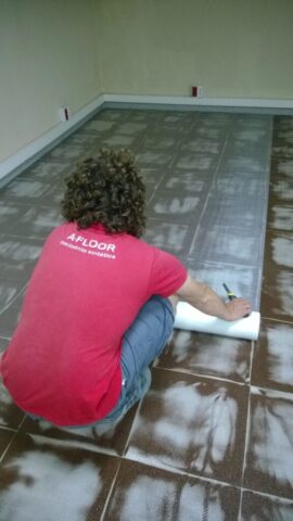 Pavimento de resina epoxi reforzado con malla4 Pavimento de resina epoxi reforzado con malla4