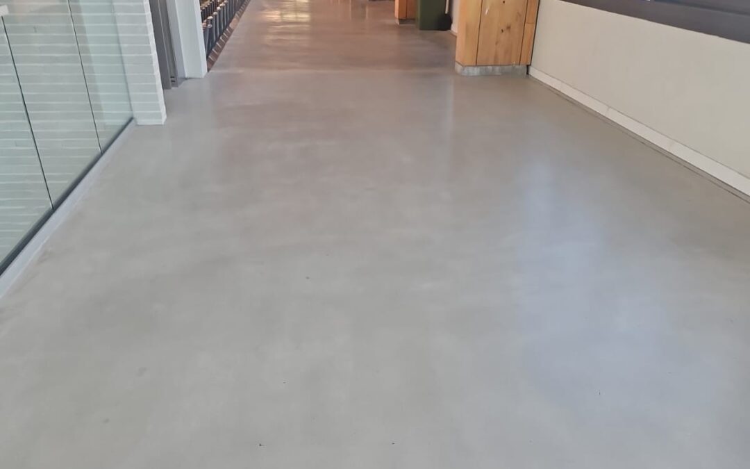 Pavimento autoanivelante de alta resistencia al tránsito