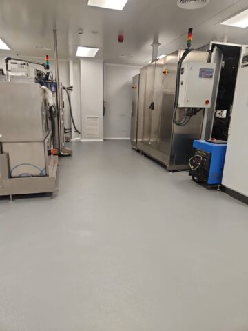 Pavimento multicapa de resina epoxi 100% sólidos en zona de empresa farmacéutica1 Pavimento multicapa de resina epoxi 100% sólidos en zona de empresa farmacéutica1